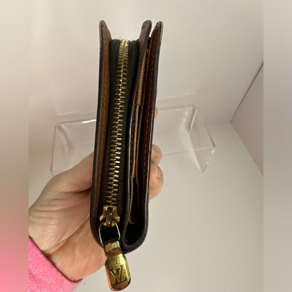 Louis Vuitton Monogram Bifold Compact Wallet w/ Zip Around Coin Compartment - Picture 6 of 17